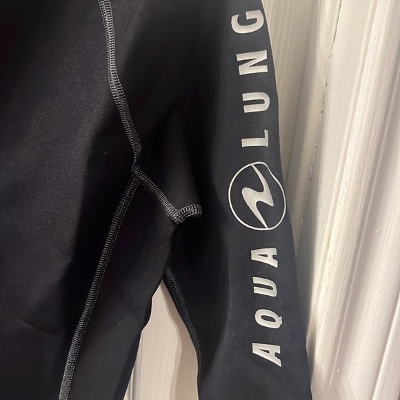 AQUA LUNG WET SUIT SIZE 14 - Picture 4 of 7